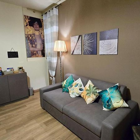 Casa Vacanze Oikia - Room Girasole Napoli Eksteriør billede