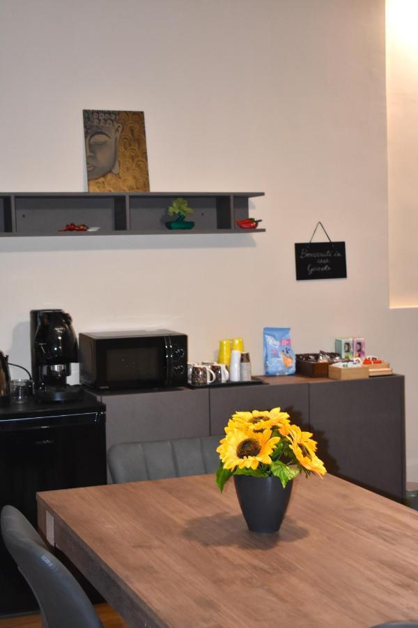 Casa Vacanze Oikia - Room Girasole Napoli Eksteriør billede