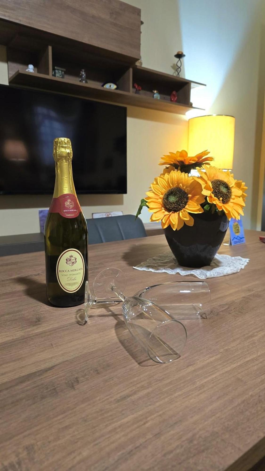 Casa Vacanze Oikia - Room Girasole Napoli Eksteriør billede