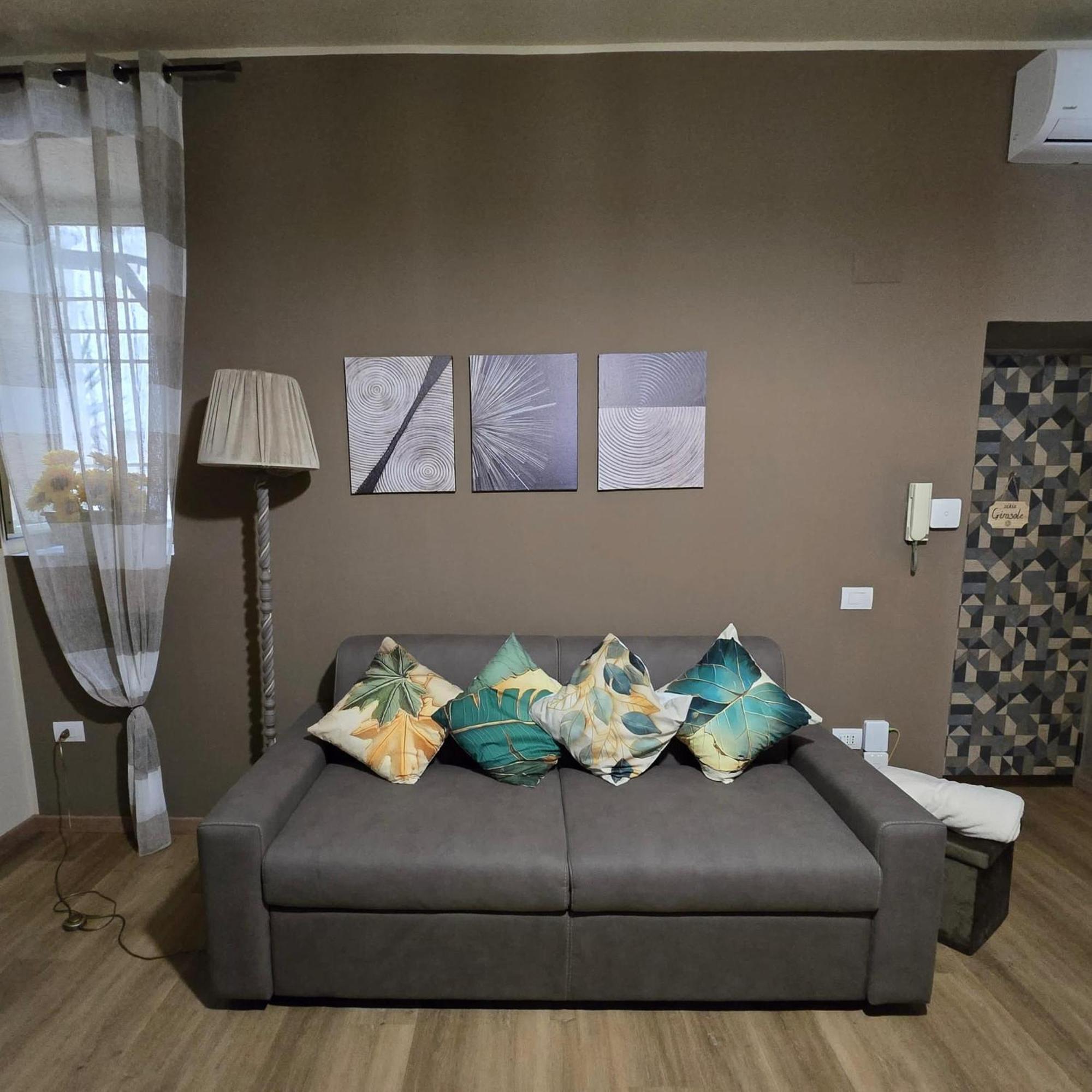 Casa Vacanze Oikia - Room Girasole Napoli Eksteriør billede
